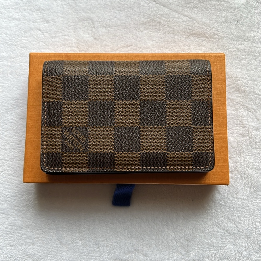 Authentic Preloved Louis Vuitton Unisex Business Monogram Card Holder Wallet - Picture 4 of 8